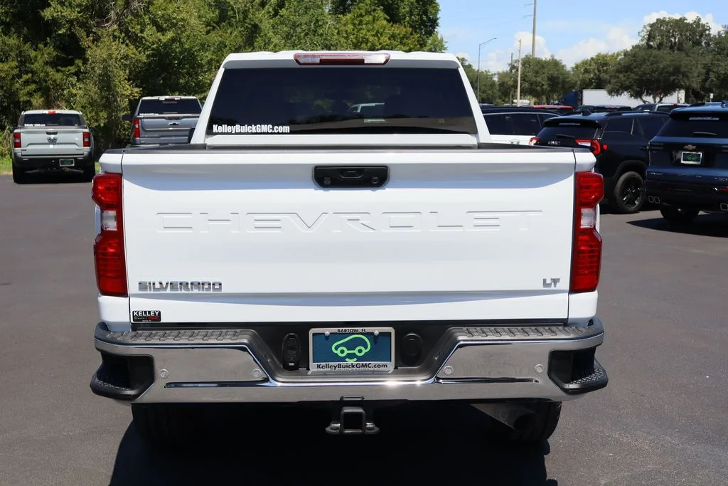 Used 2022 White Chevrolet LT image 8