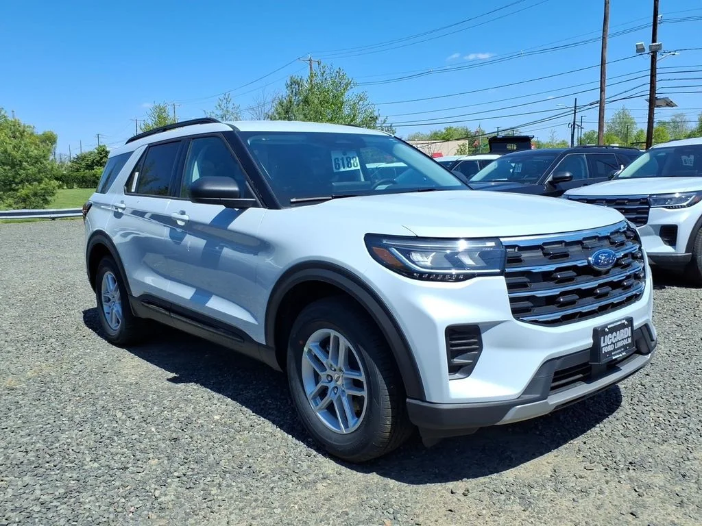2026 Ford Explorer Active 4WD's photo