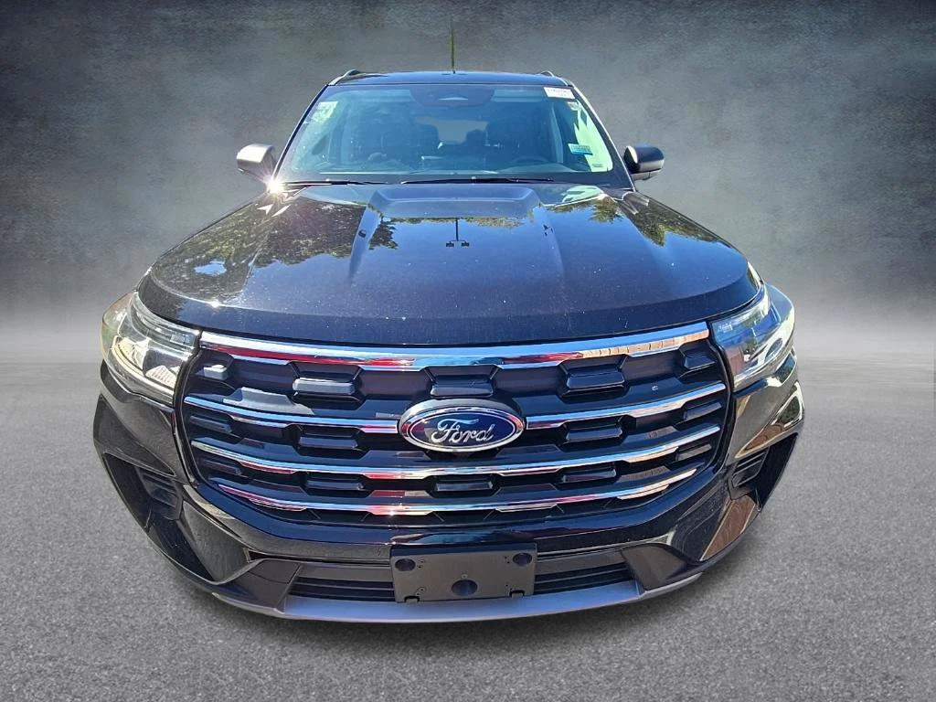 Used 2025 Black Ford Active image 3