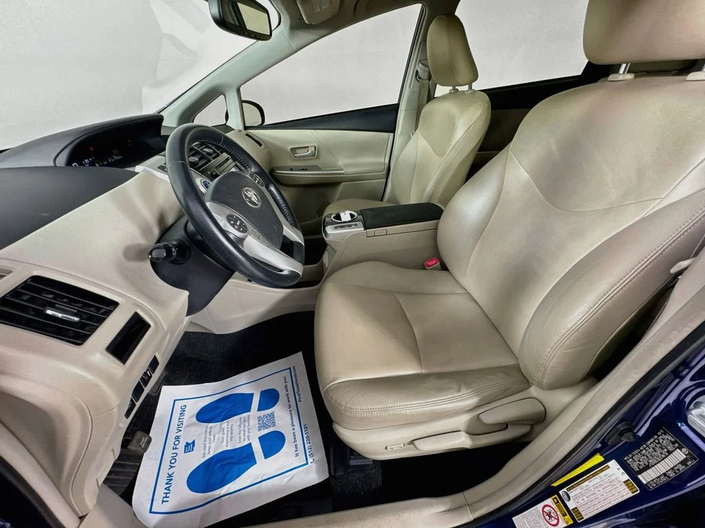 Used 2013 Blue Toyota Five image 23