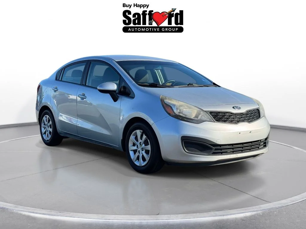 Used 2015 Silver Kia LX image 10