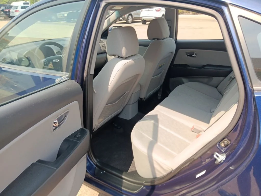 Used 2010 Regatta Blue Pearl Hyundai SE image 23