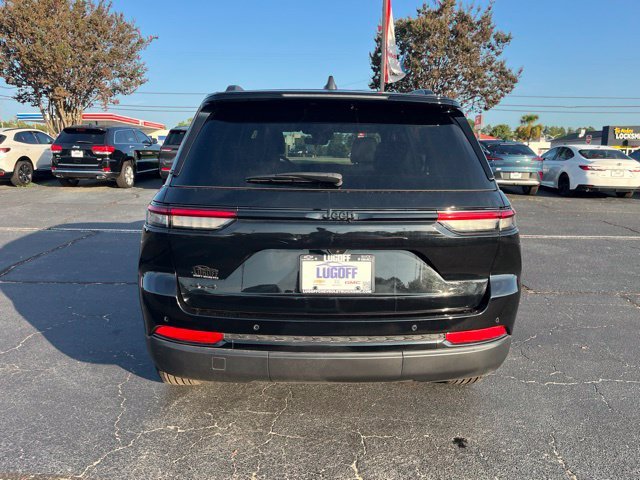 Used 2025 Black Jeep Altitude image 31