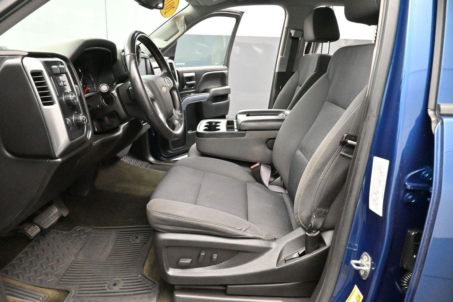Used 2018 Deep Ocean Blue Metallic Chevrolet LT image 12