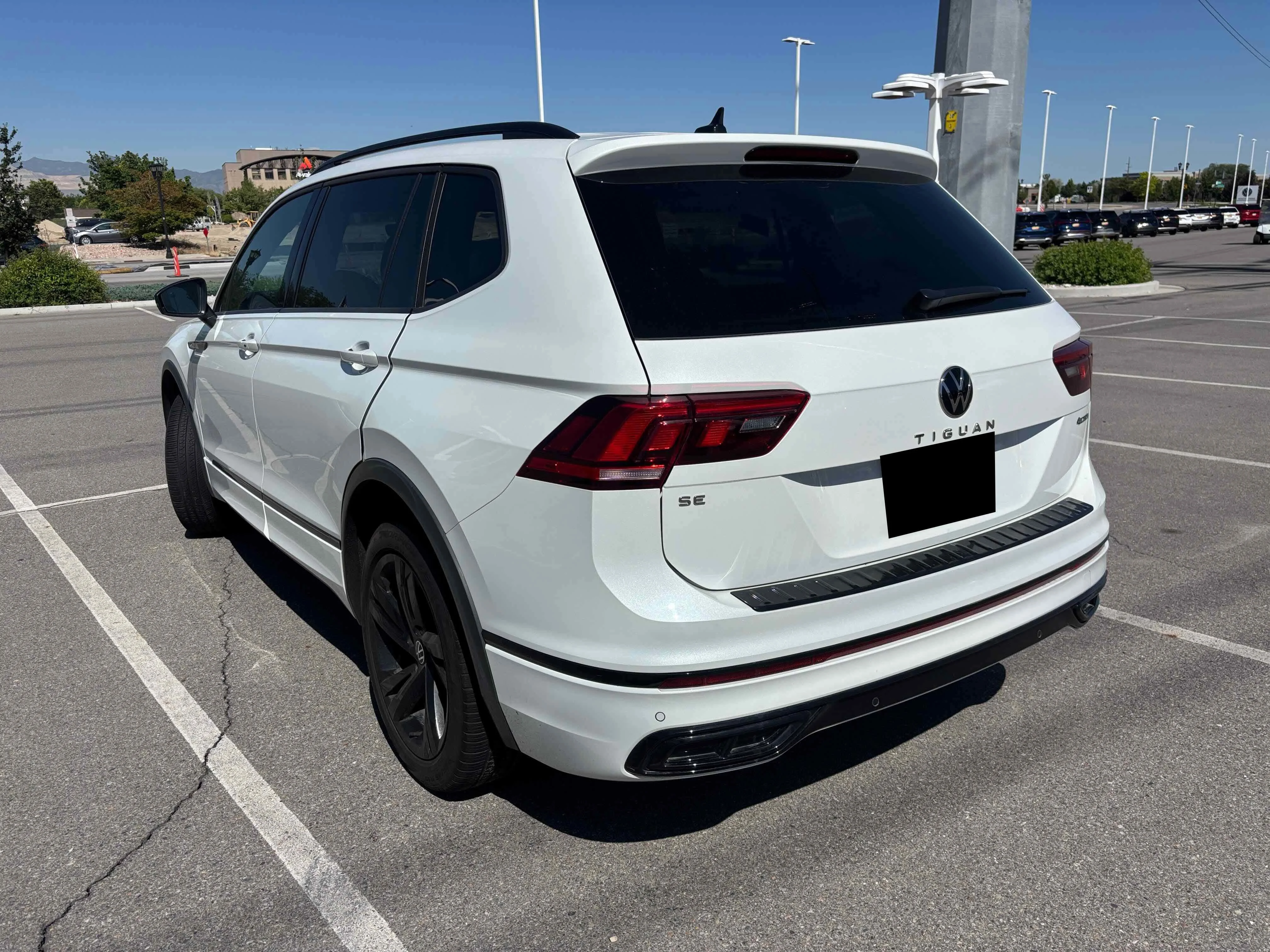 Used 2024 Opal White Volkswagen SE R-Line Black image 6