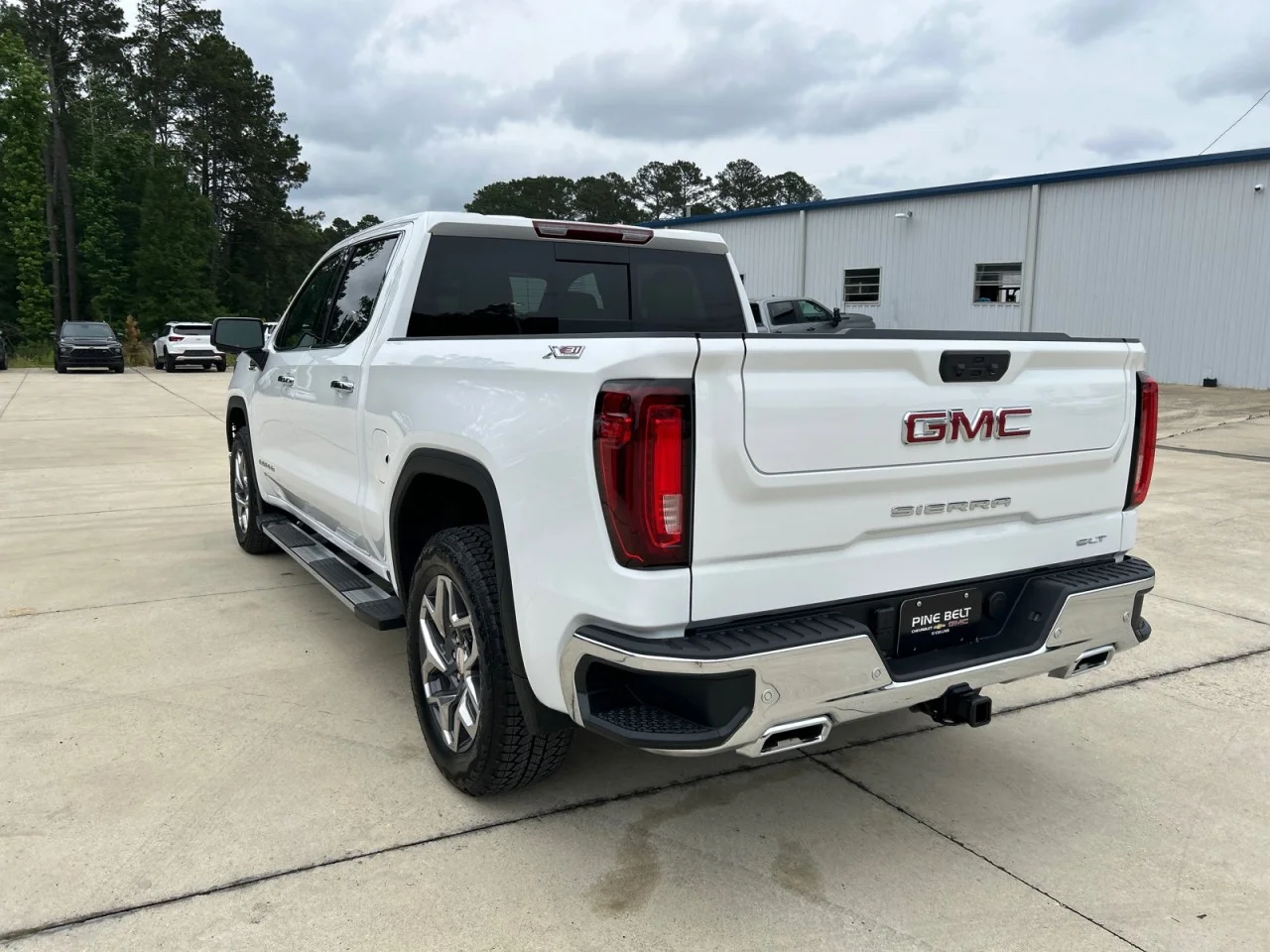New 2026 Summit White GMC SLT image 4