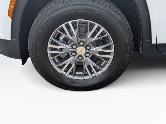 New 2027 Summit White Chevrolet LT image 9