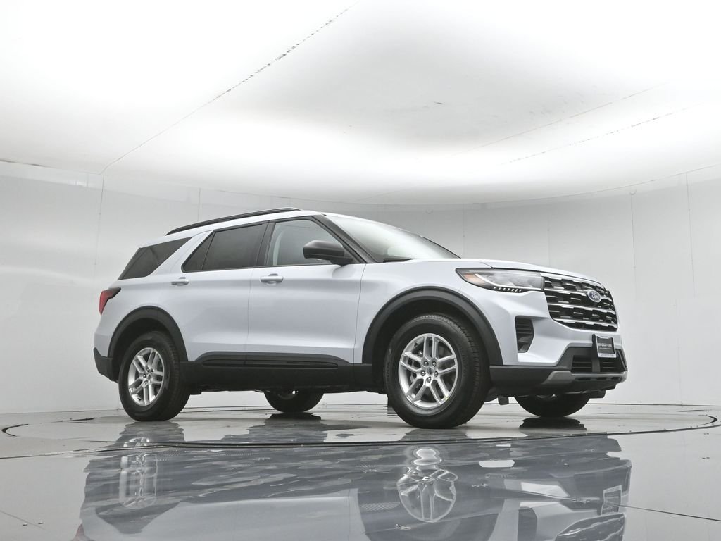 New 2026 Space White Metallic Ford Active image 3