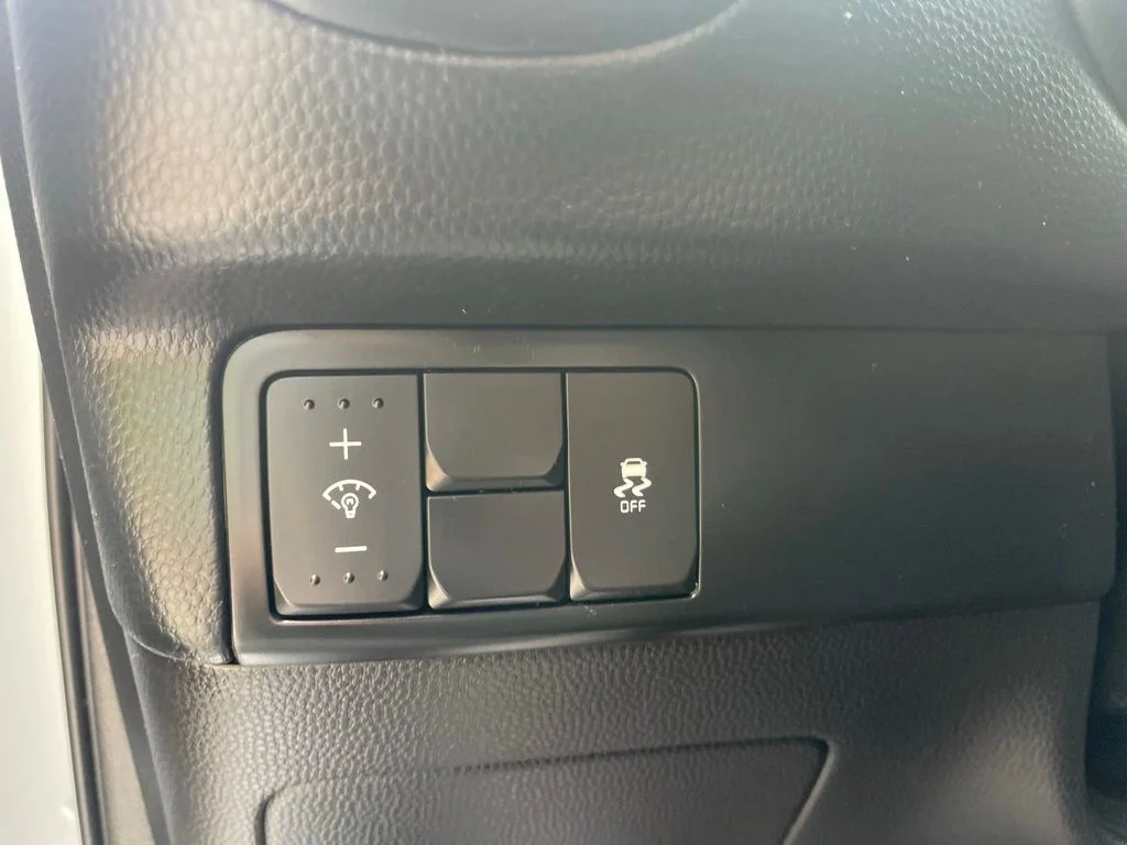 Used 2016 Bright Silver Kia Base image 10