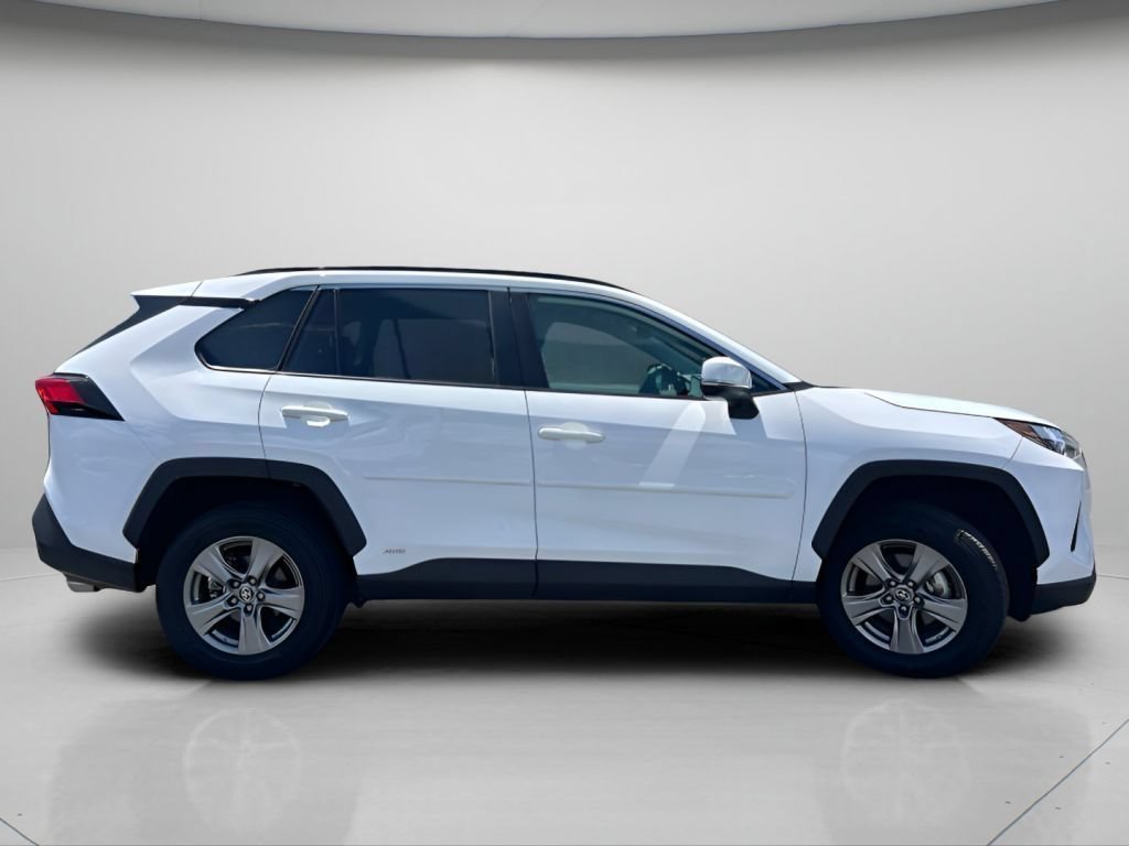 Used 2024 Ice Toyota LE image 4