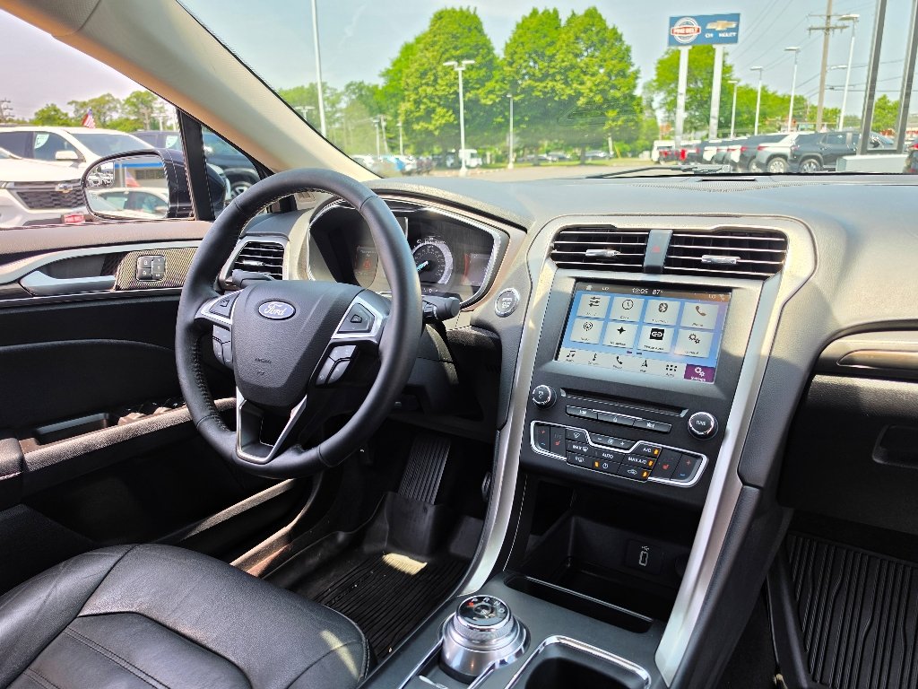 Certified Used 2017 Shadow Black Ford SE image 27