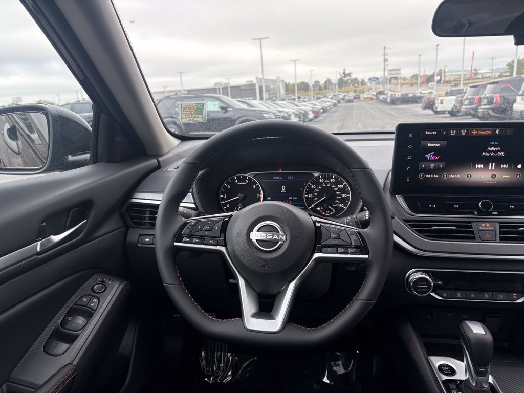 New 2026 Black Nissan 2.5 SR image 21