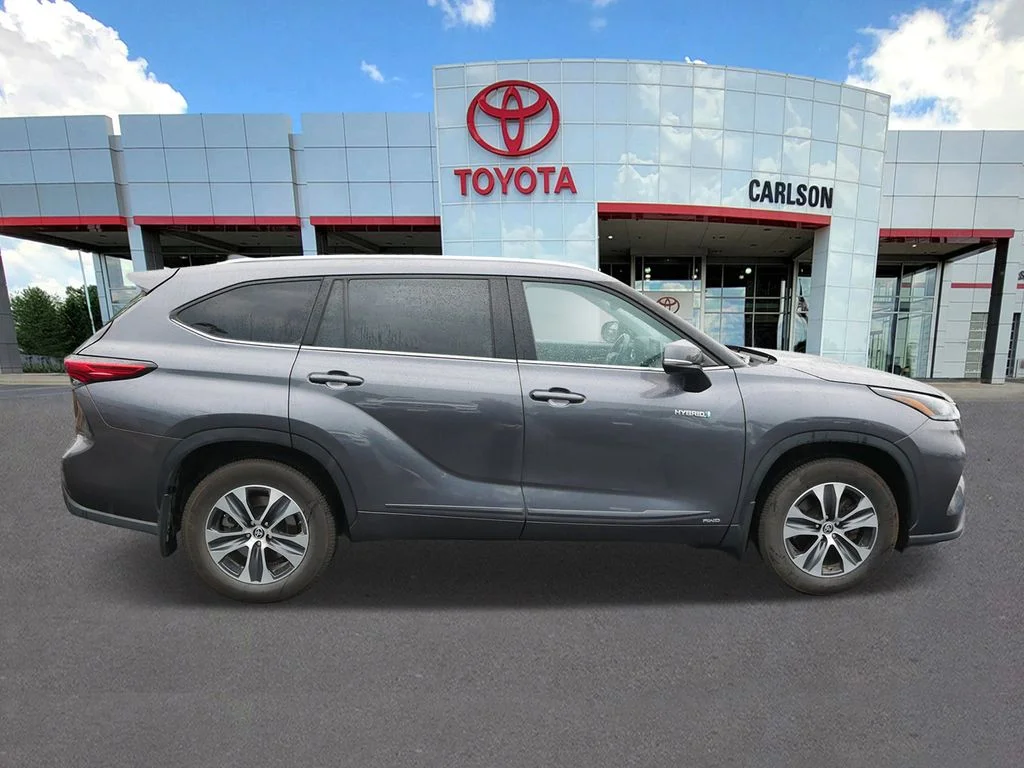 Used 2021 Gray Toyota XLE image 4