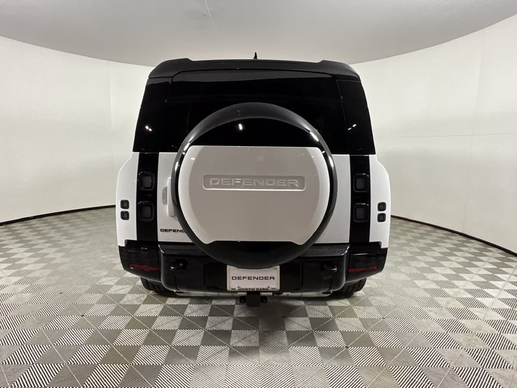 New 2026 Fuji White Land Rover X-Dynamic SE image 8