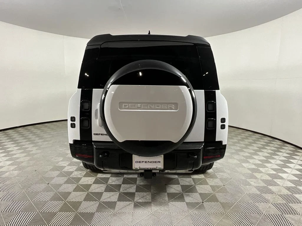 New 2026 Fuji White Land Rover X-Dynamic SE image 8