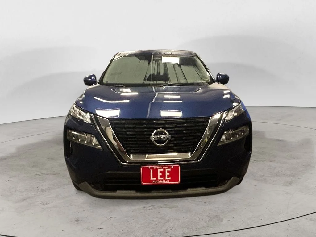 Used 2021 Caspian Blue Nissan SV image 9