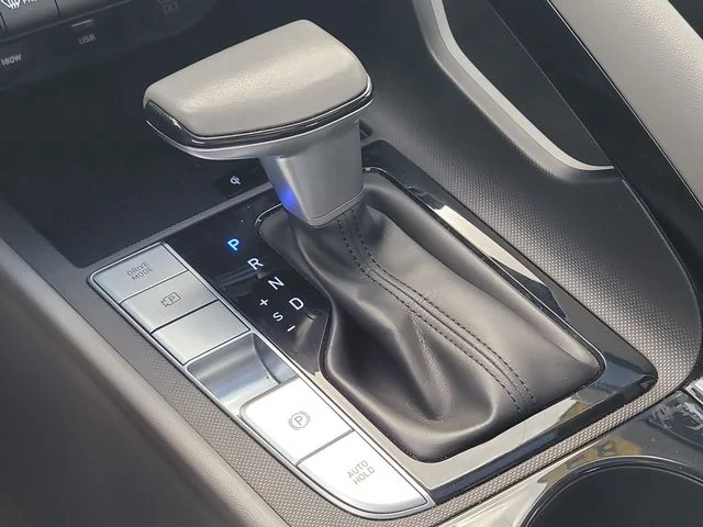 Used 2025  Hyundai SEL Convenience image 26
