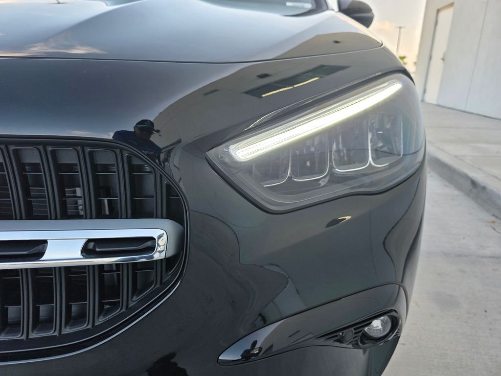 New 2026 Night Black Mercedes-Benz GLA 250 image 9