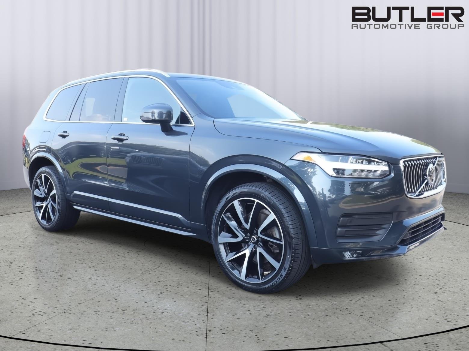 Used 2022 Savile Grey Metallic Volvo Momentum image 8