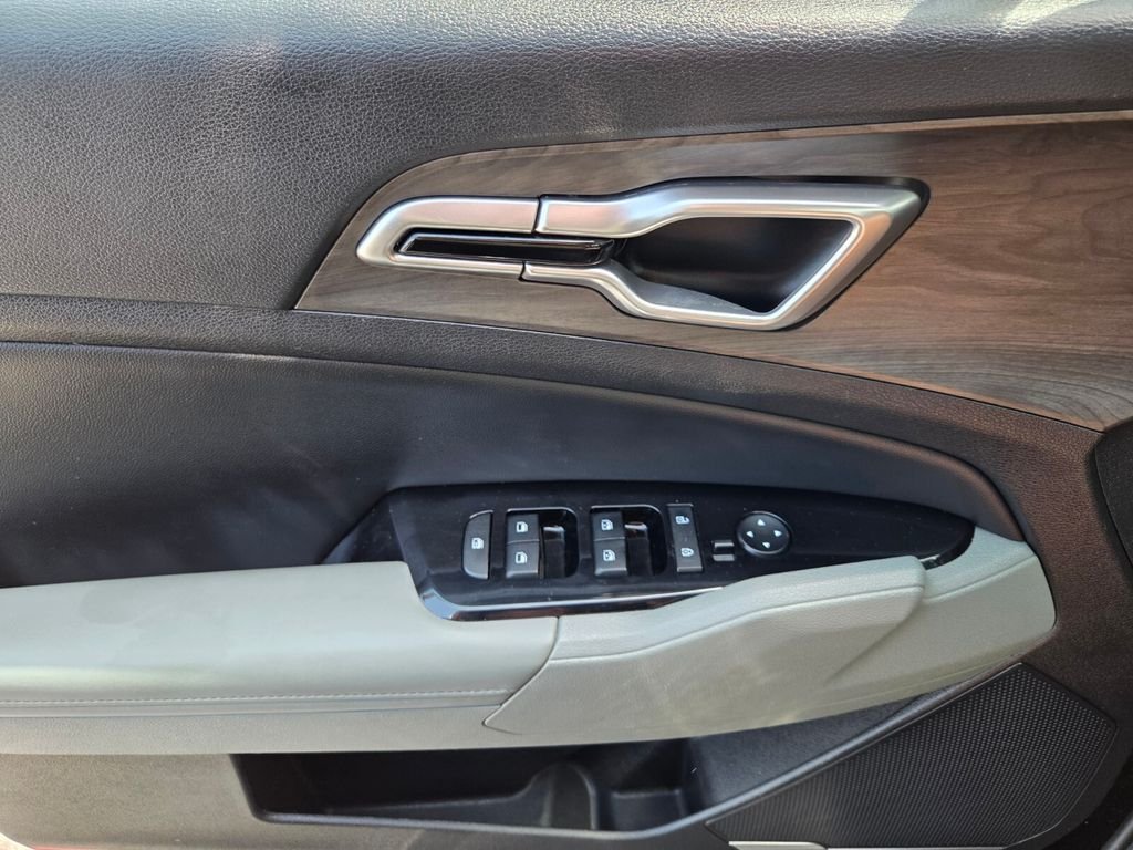 Used 2023 Black Kia X-Line image 22
