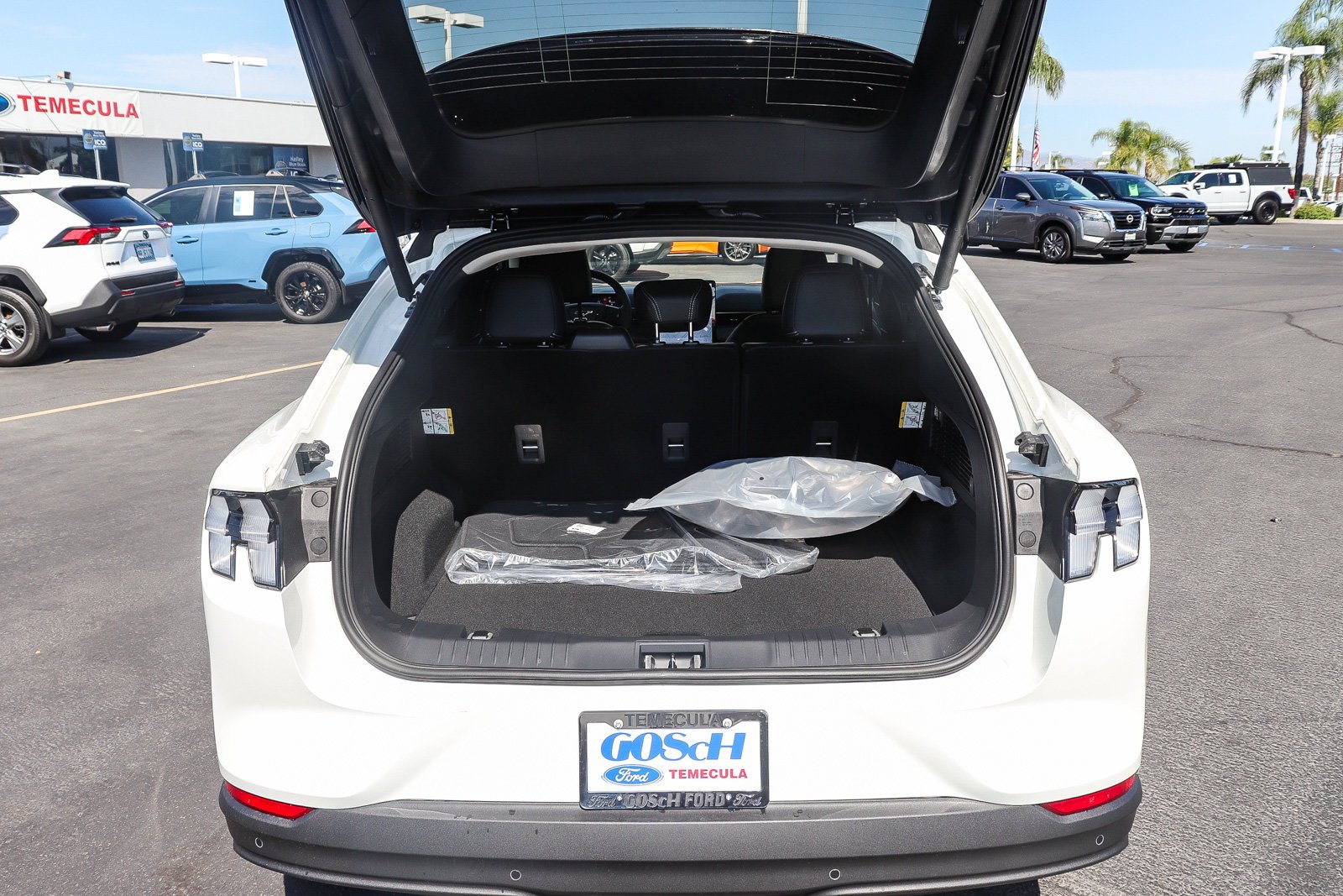 New 2026 Star White Metallic Tri-coat Ford Premium image 28