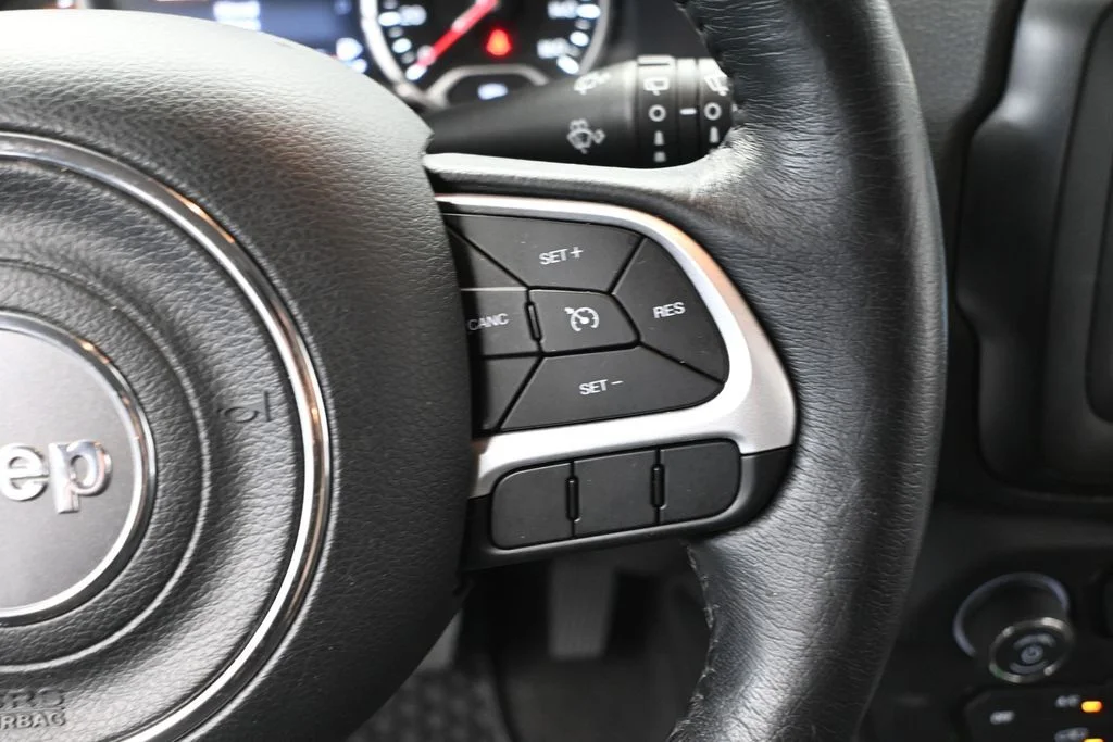Used 2021 Gray Jeep Latitude image 28