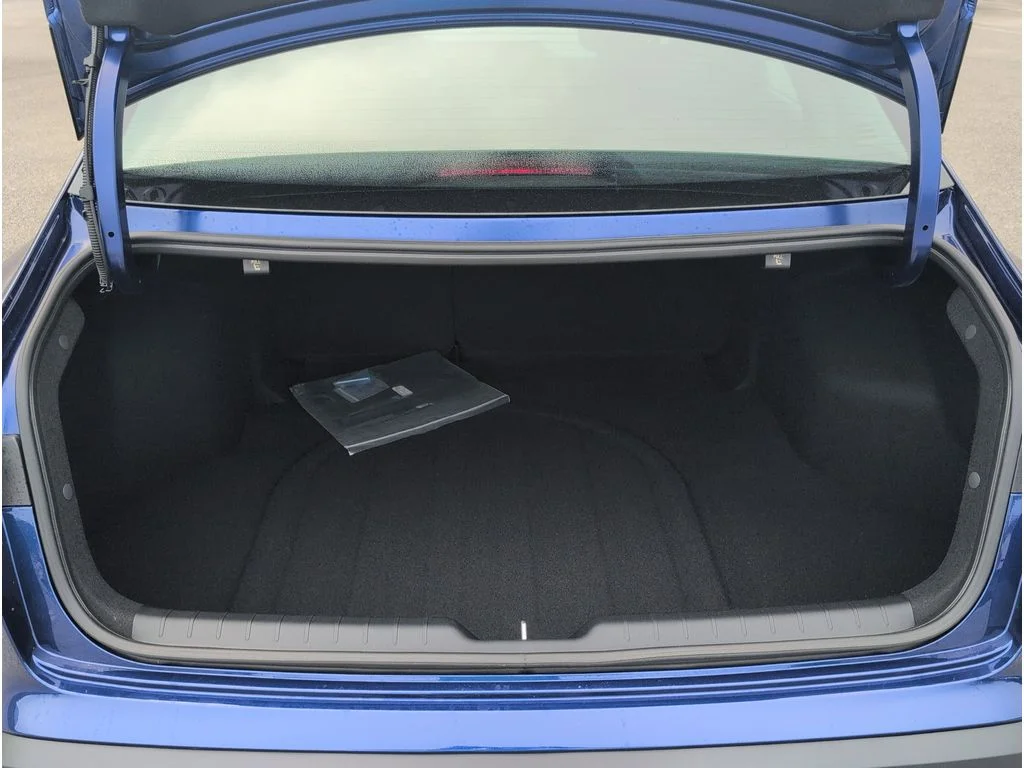New 2026 Deep Sea Blue Kia LXS image 33