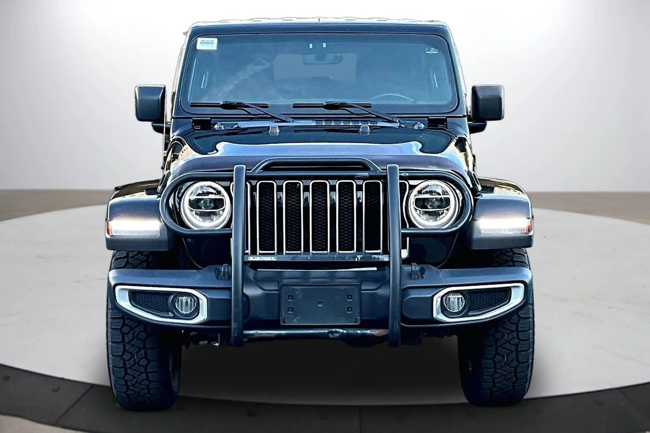 Used 2021 Black Jeep Sahara image 3