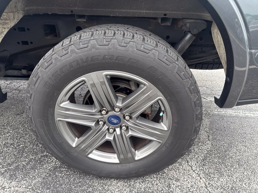 Certified Used 2020 Magnetic Metallic Ford Lariat image 49