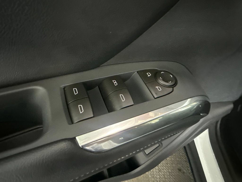 2027 Chevrolet Traverse LT - Photo 7