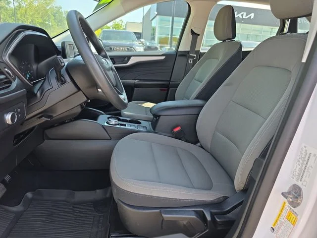 Used 2021 White Ford S image 10