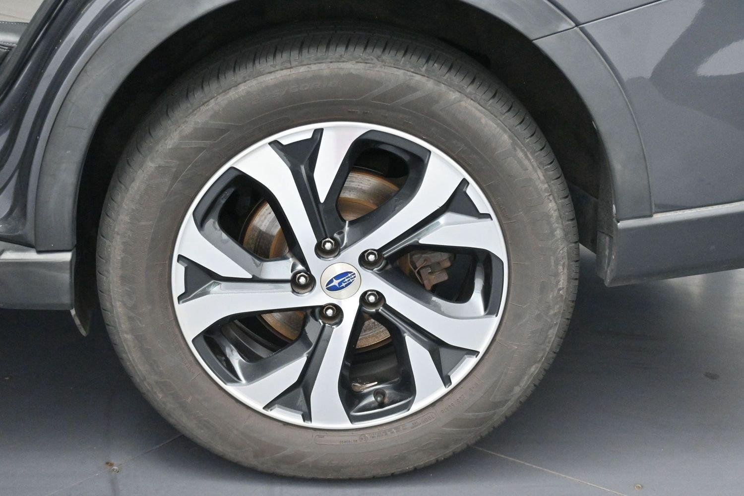 Used 2020 Magnetite Gray Metallic Subaru Limited image 36