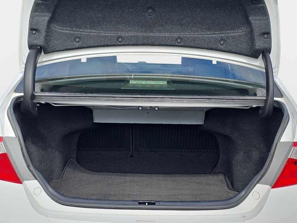 Used 2017  Toyota SE image 14