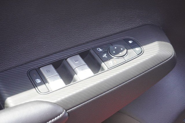 2025 Mitsubishi Outlander Plug-in Hybrid SE - Photo 17