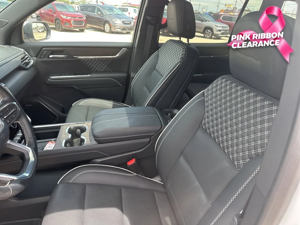 Used 2025 White GMC Denali image 2