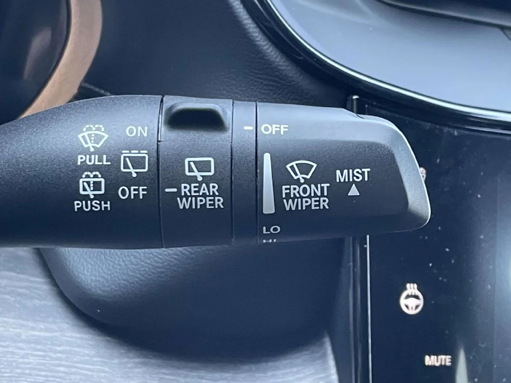 New 2027 Sting-Gray Clear-Coat Paint Jeep Laredo Altitude image 33