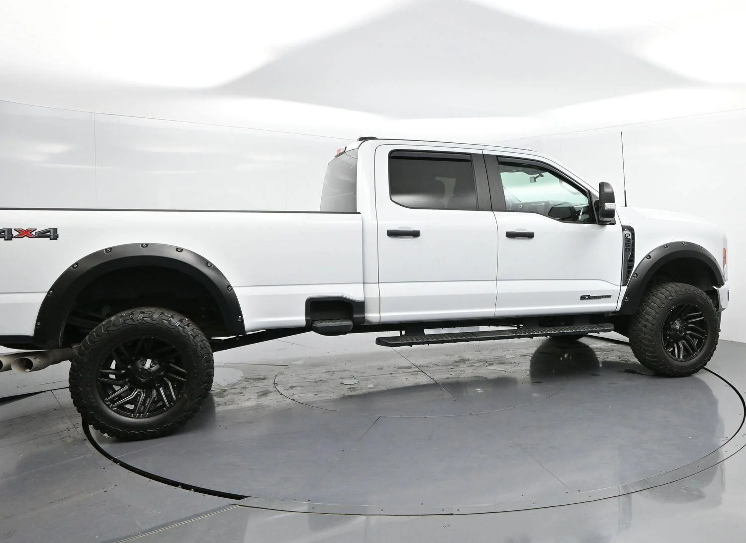 Used 2023 Oxford White Ford XL image 8
