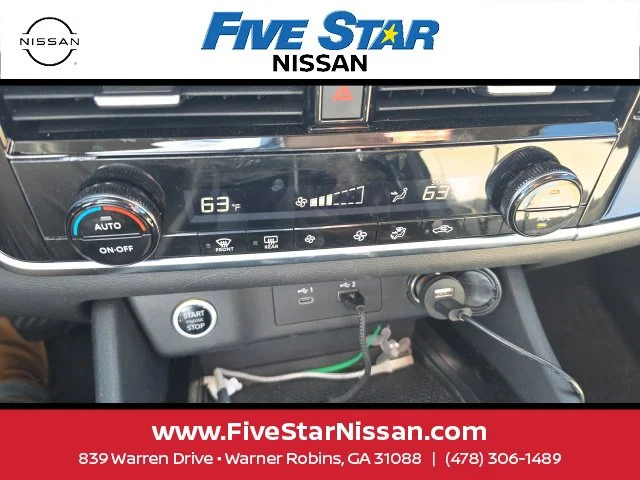Used 2021 Blue Nissan SV image 16