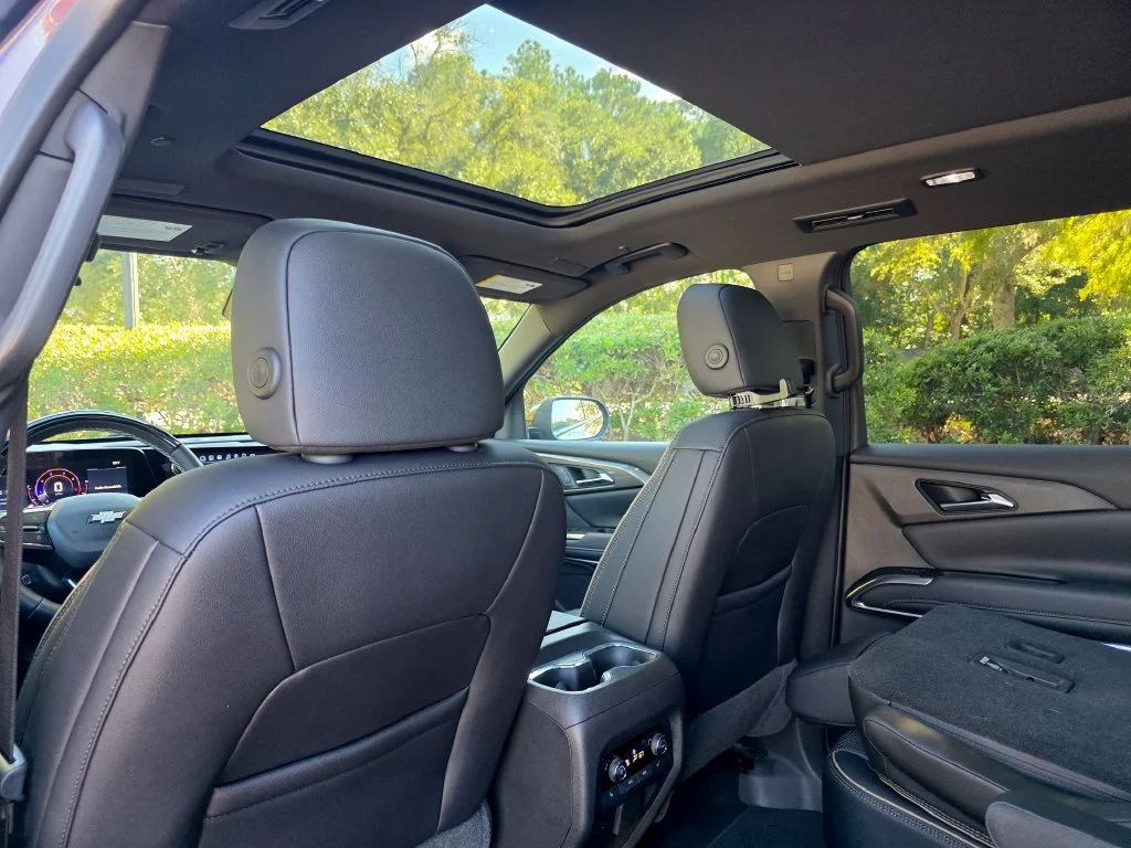 Used 2025 Stardust Metallic Chevrolet High Country image 30