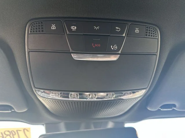 Used 2022  Mercedes-Benz GLC 300 image 40