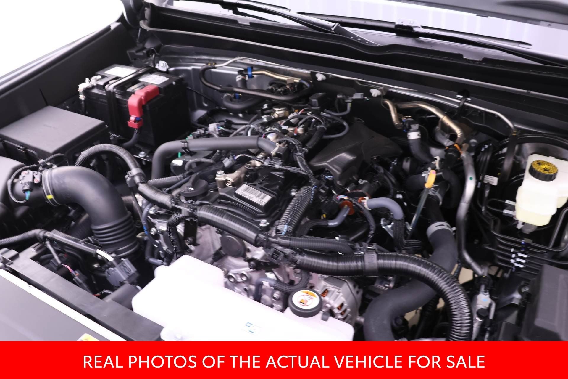 2025 Toyota Tacoma SR5 - Photo 16