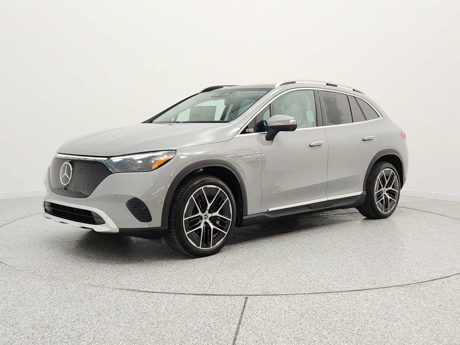 2026 Mercedes-Benz EQE SUV EQE 320+'s photo