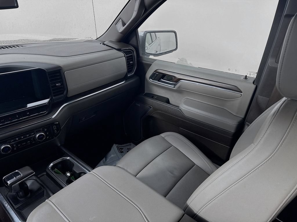2024 GMC Sierra 1500 SLT - Photo 25