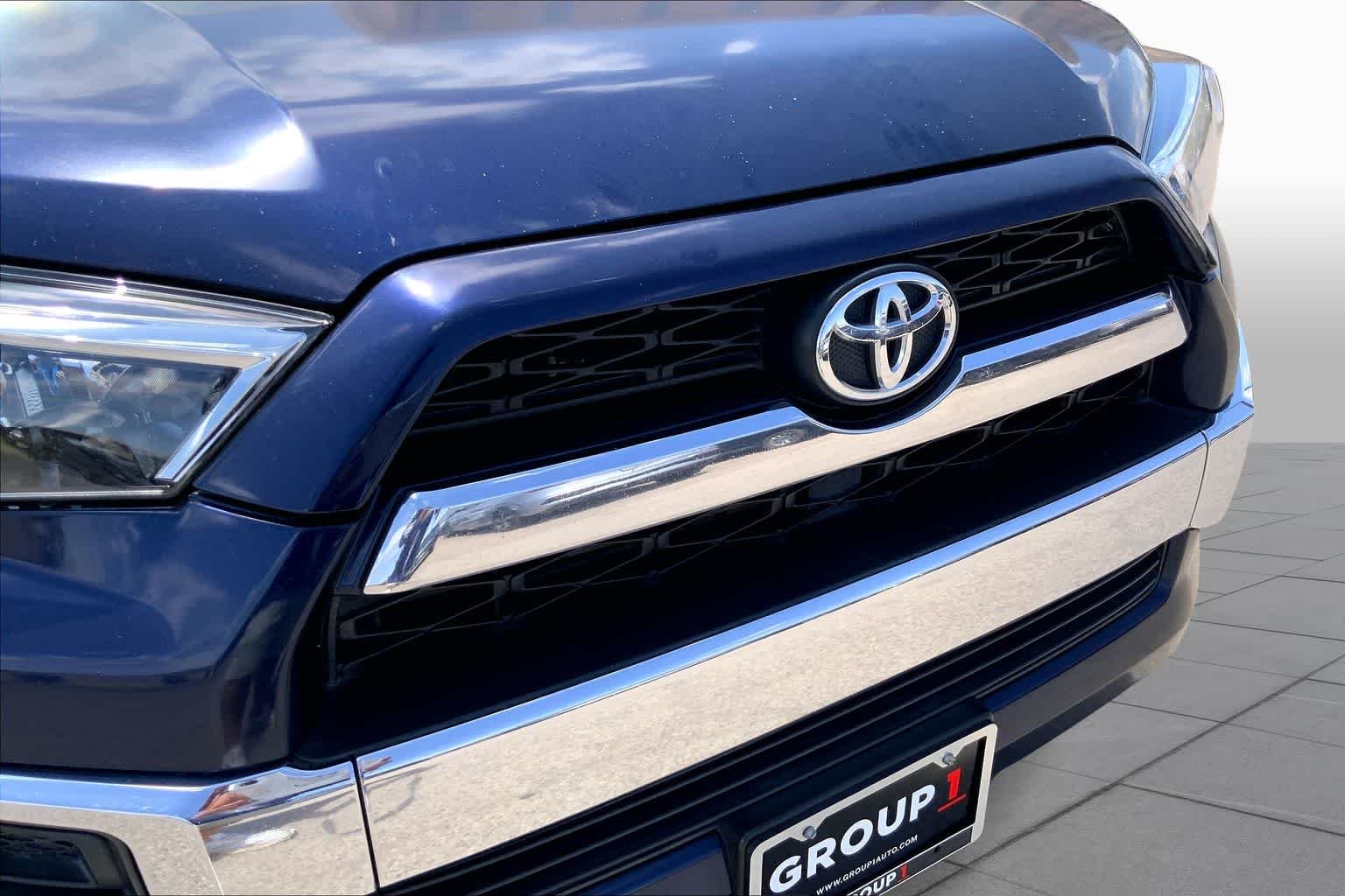 Used 2017 Nautical Blue Metallic Toyota Limited image 30