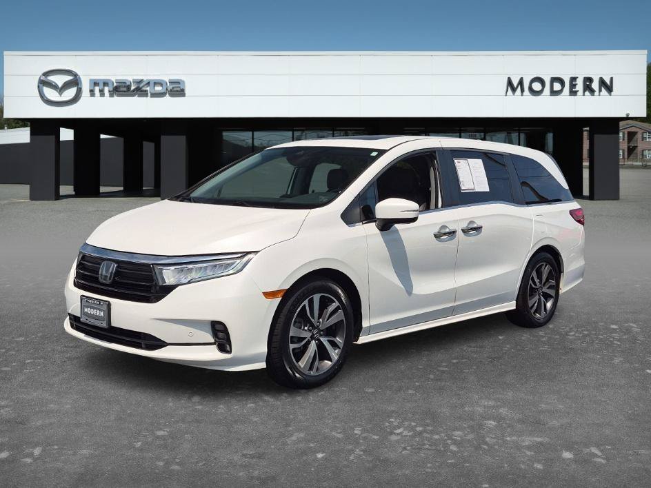 Used 2022 White Honda Touring image 1