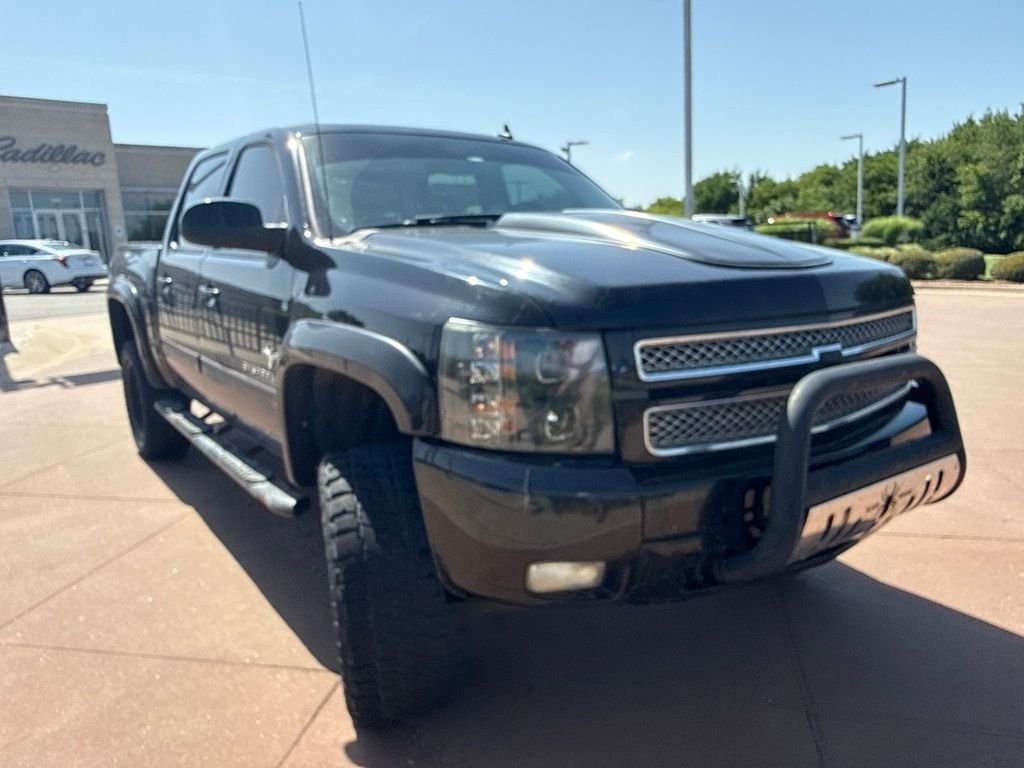 Used 2013 Black Chevrolet LT image 3