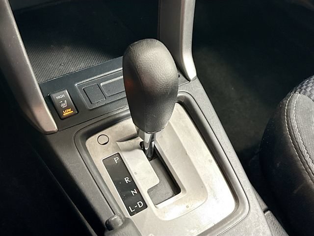Used 2014  Subaru 2.5i Premium image 17