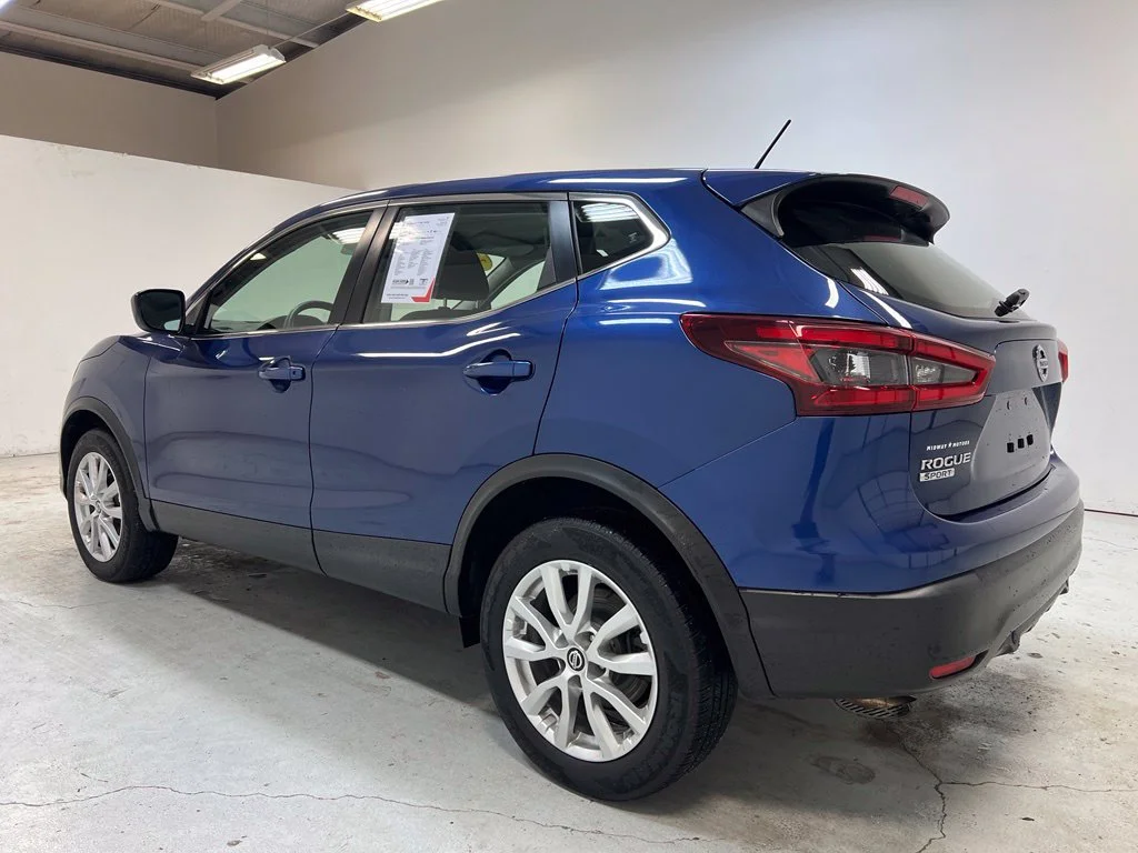Used 2022 Blue Nissan S image 11