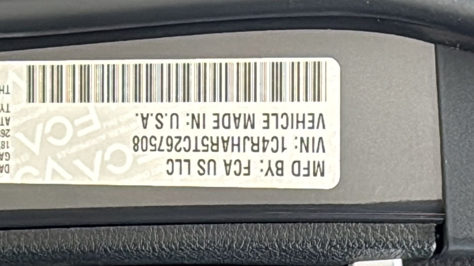New 2026 Baltic Gray Metallic Clear-Coat Exterior Paint Jeep Altitude image 31