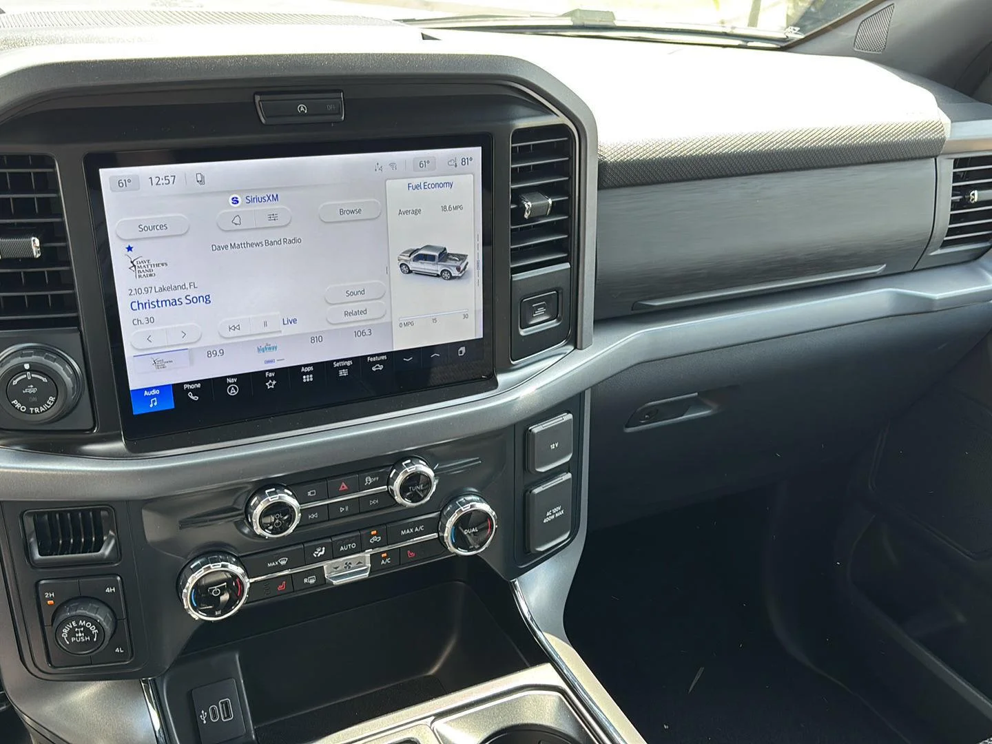 New 2026 Oxford White Ford XLT image 15